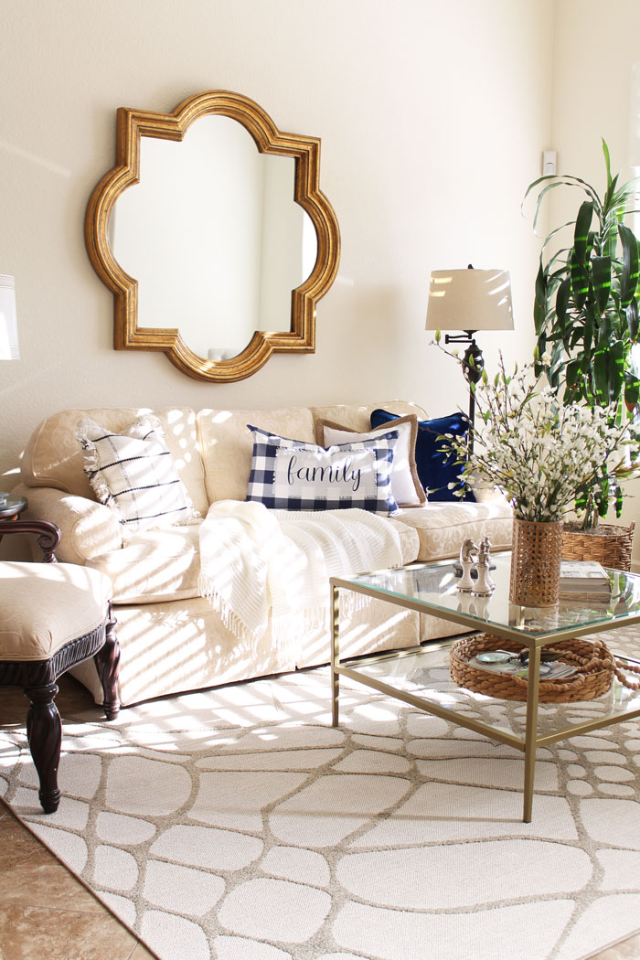 Casual Coastal Farmhouse Summer Living room 