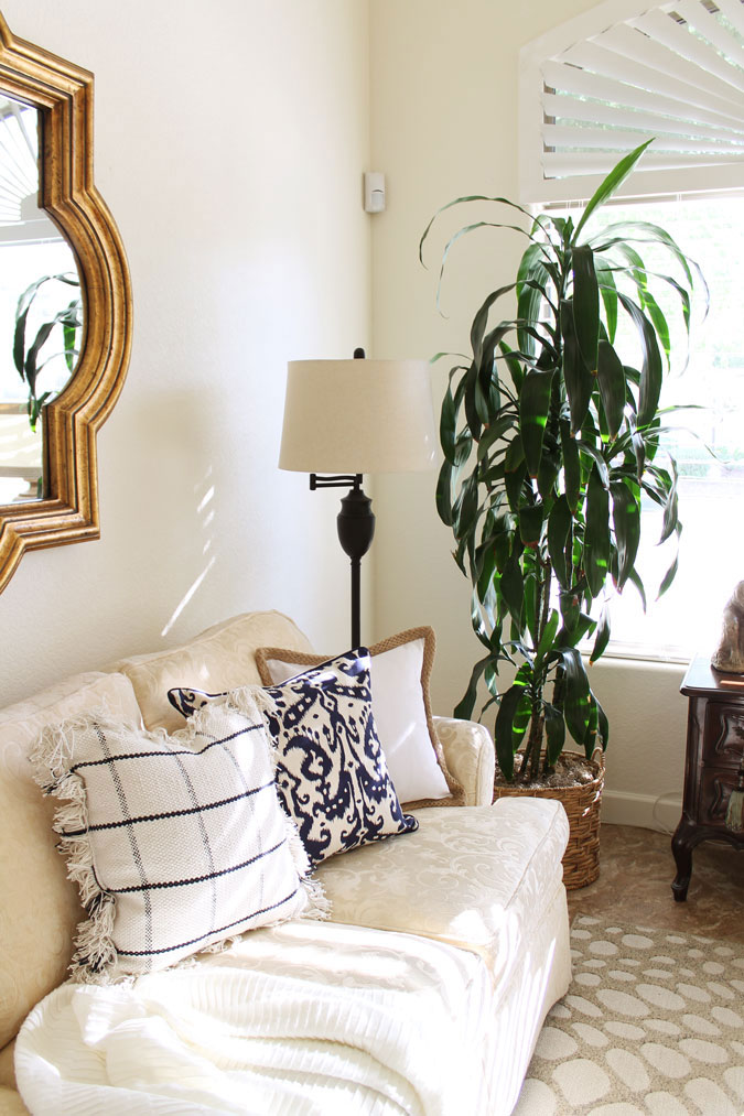 Blue & White Thrifted Pillow Mix 